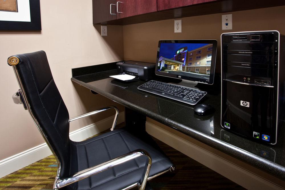 Holiday Inn Express Palatka Northwest By Ihg Εξωτερικό φωτογραφία
